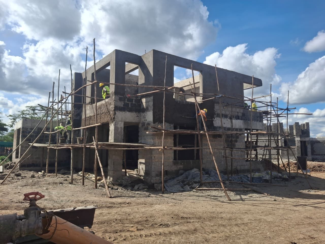 Kikuyu maisonette - upper floor slab and walls